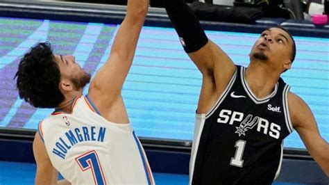 Chet Holmgren vs Victor Wembanyama: Best highlights, plays .